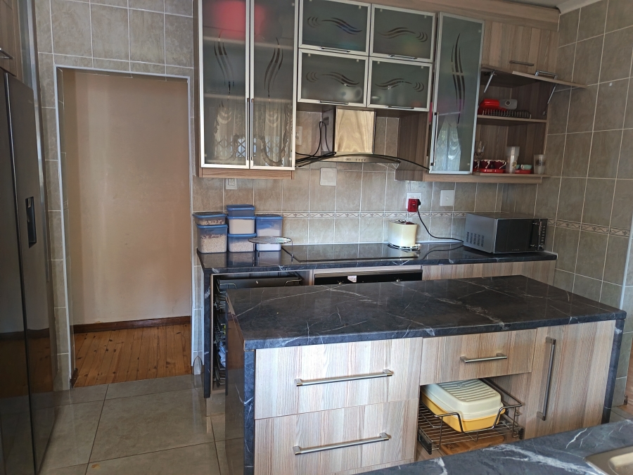 4 Bedroom Property for Sale in Amalinda North Eastern Cape